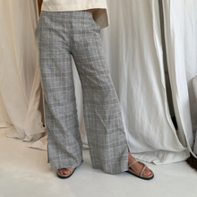 Frankie Pants - Suit Check