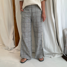 Frankie Pants - Suit Check