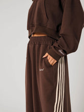 SŚAINT CROPPED HOODIE BROWN