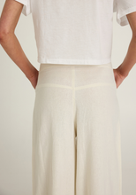 Joyeux 90s relaxed pant in white (blanc), alternate view
